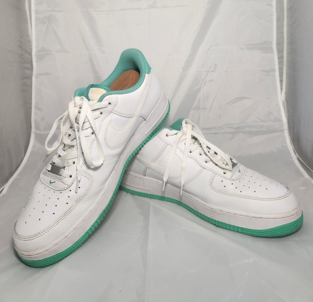 Men's Sz 13 Nike Air Force 1 '07 Sneakers w/ Aqua/Teal Accents